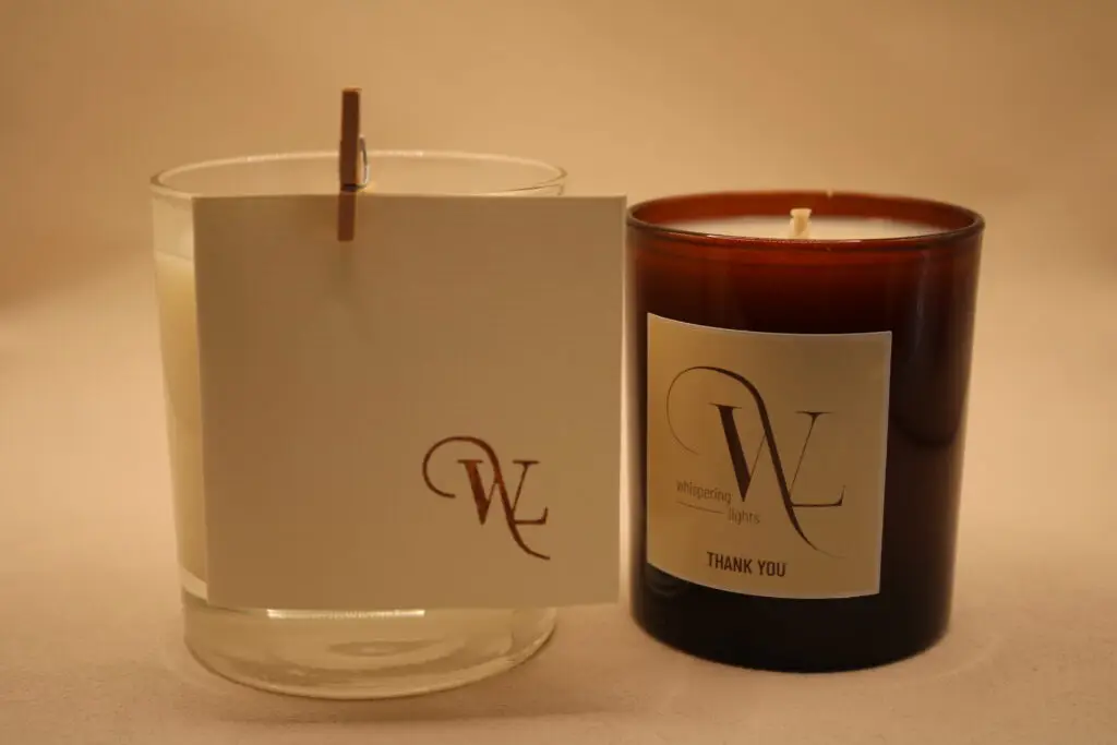 Rermercier un être cher par une bougie Whispering Lights